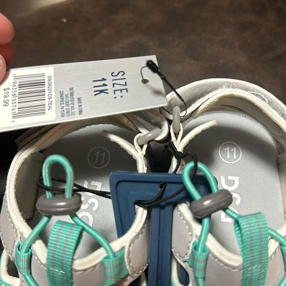 DSG Direct Youth Caged Sandals: GRAY/TEAL: NWT: SIZE 11